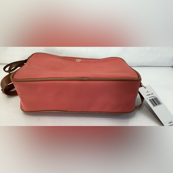 Tommy Hilfiger Purse Cross Body Color Salmon Zippers Multiple Pockets Te… - Picture 7 of 12